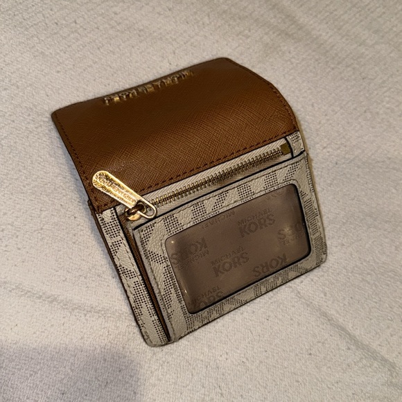 Michael Kors Wallet - Picture 3 of 4